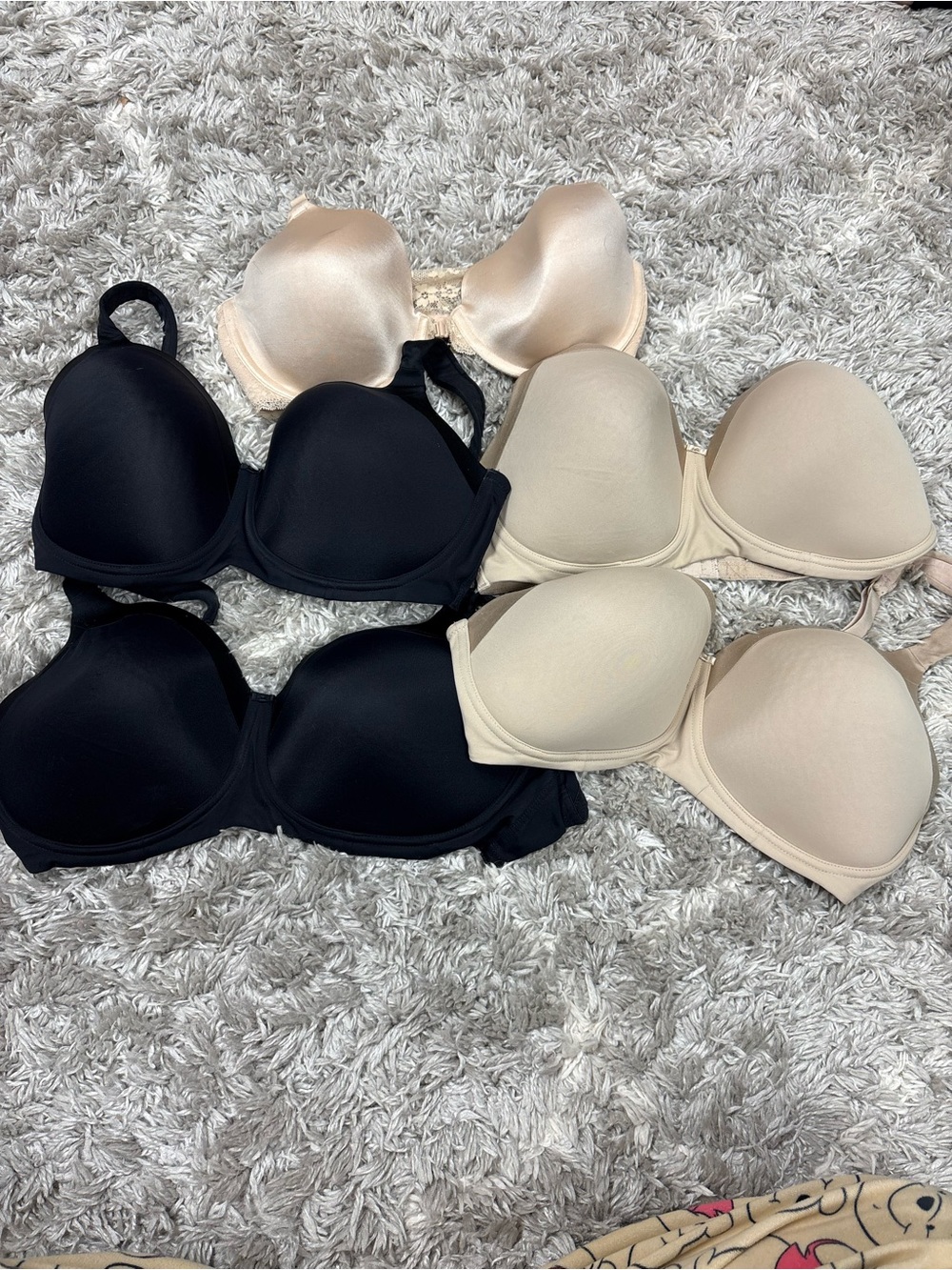 4 regular bras and 1 razorback bra- 36DD